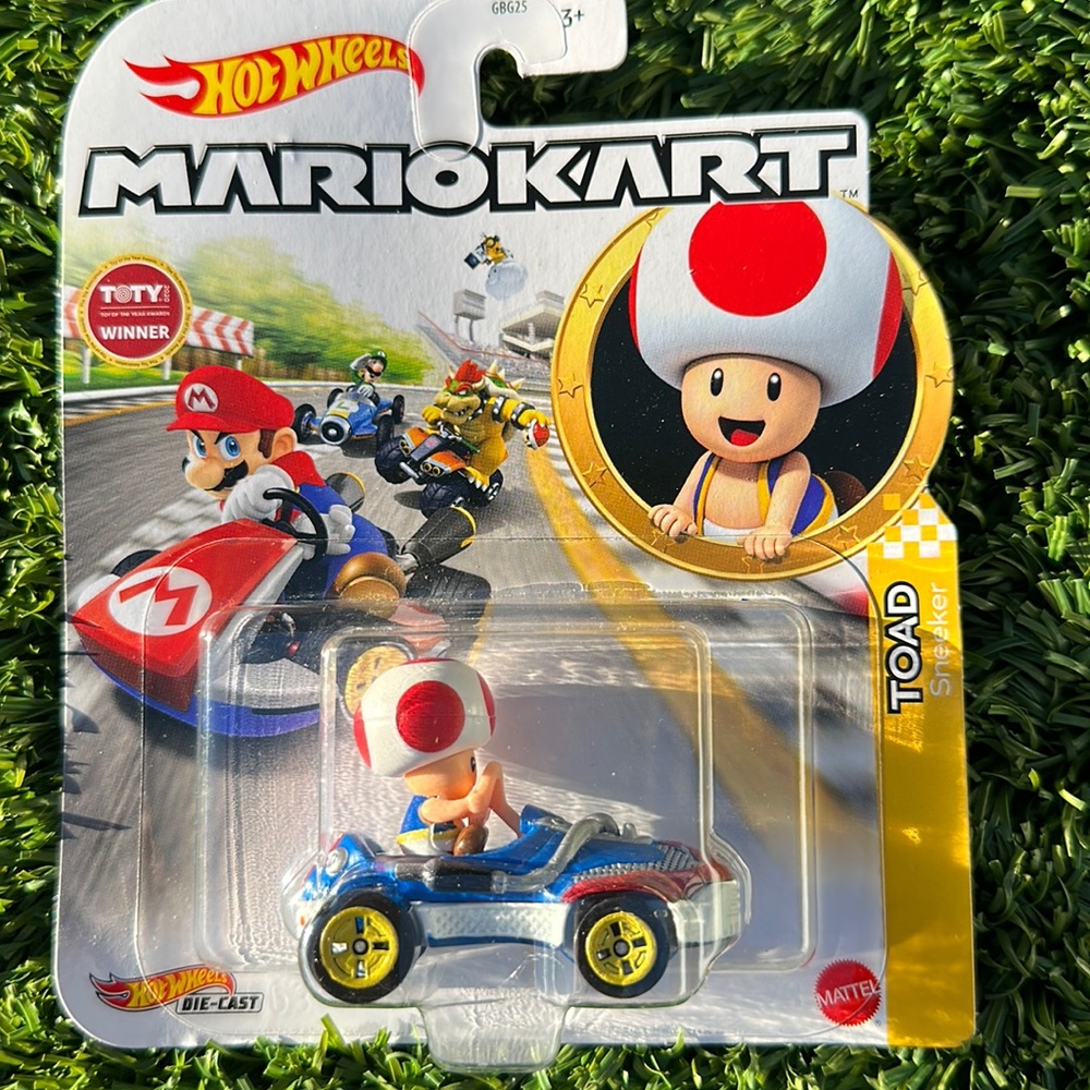 Hot Wheels MarioKart Toad Character Figural Vehicle